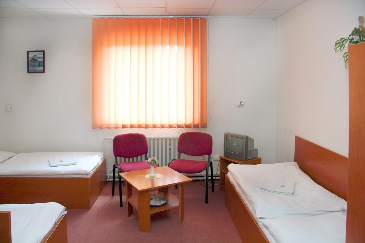 Penzion Olympia** Banska Bystrica Ngoại thất bức ảnh