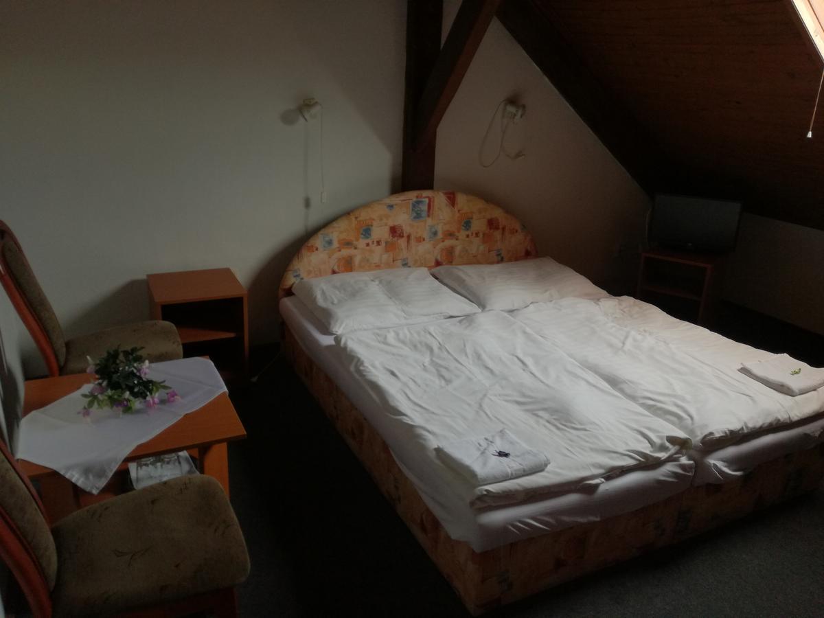 Penzion Olympia** Banska Bystrica Ngoại thất bức ảnh